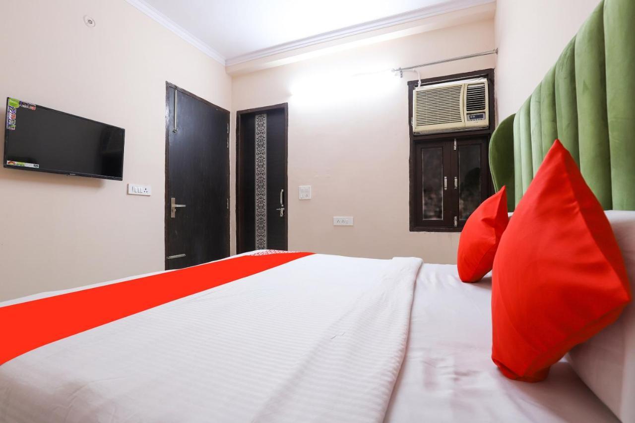 Oyo 77819 Shahdara Inn ニューデリー エクステリア 写真