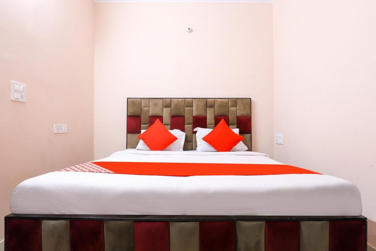 Oyo 77819 Shahdara Inn ニューデリー エクステリア 写真