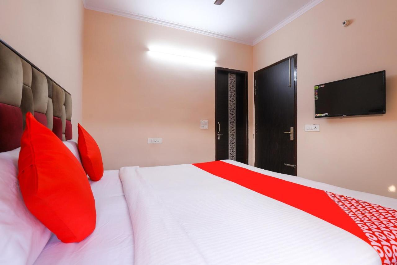 Oyo 77819 Shahdara Inn ニューデリー エクステリア 写真