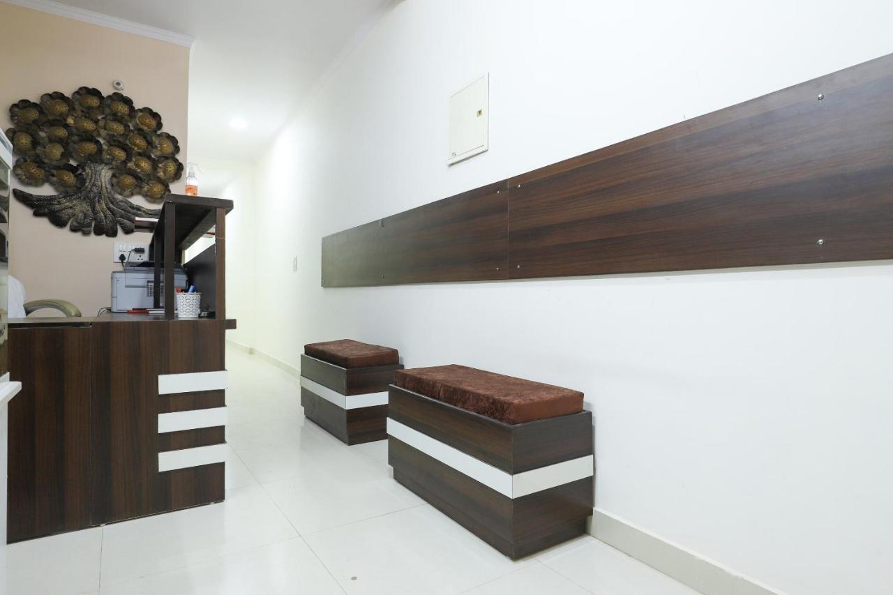 Oyo 77819 Shahdara Inn ニューデリー エクステリア 写真